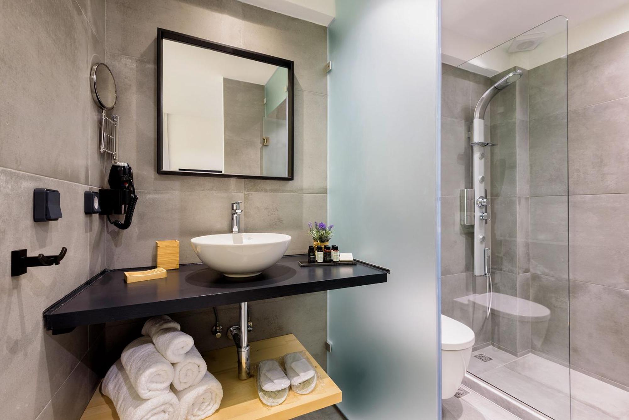 Peven Suites 纳乌萨 外观 照片